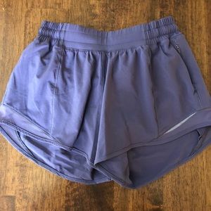 Lululemon size 4 hotty hot 4”